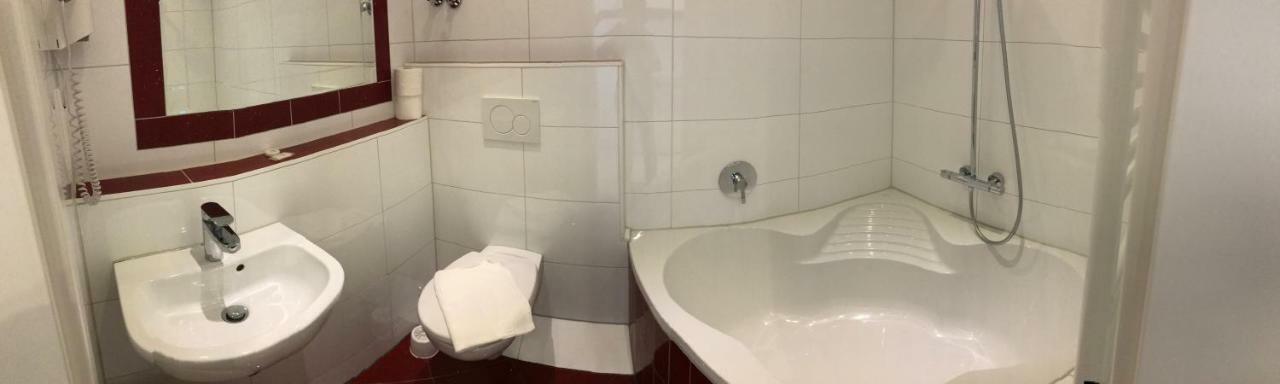 Hotel Berlin Schwetzingen Kültér fotó